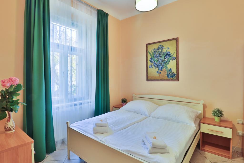 Apartment Na Kozacce 6 Prague Bilik gambar