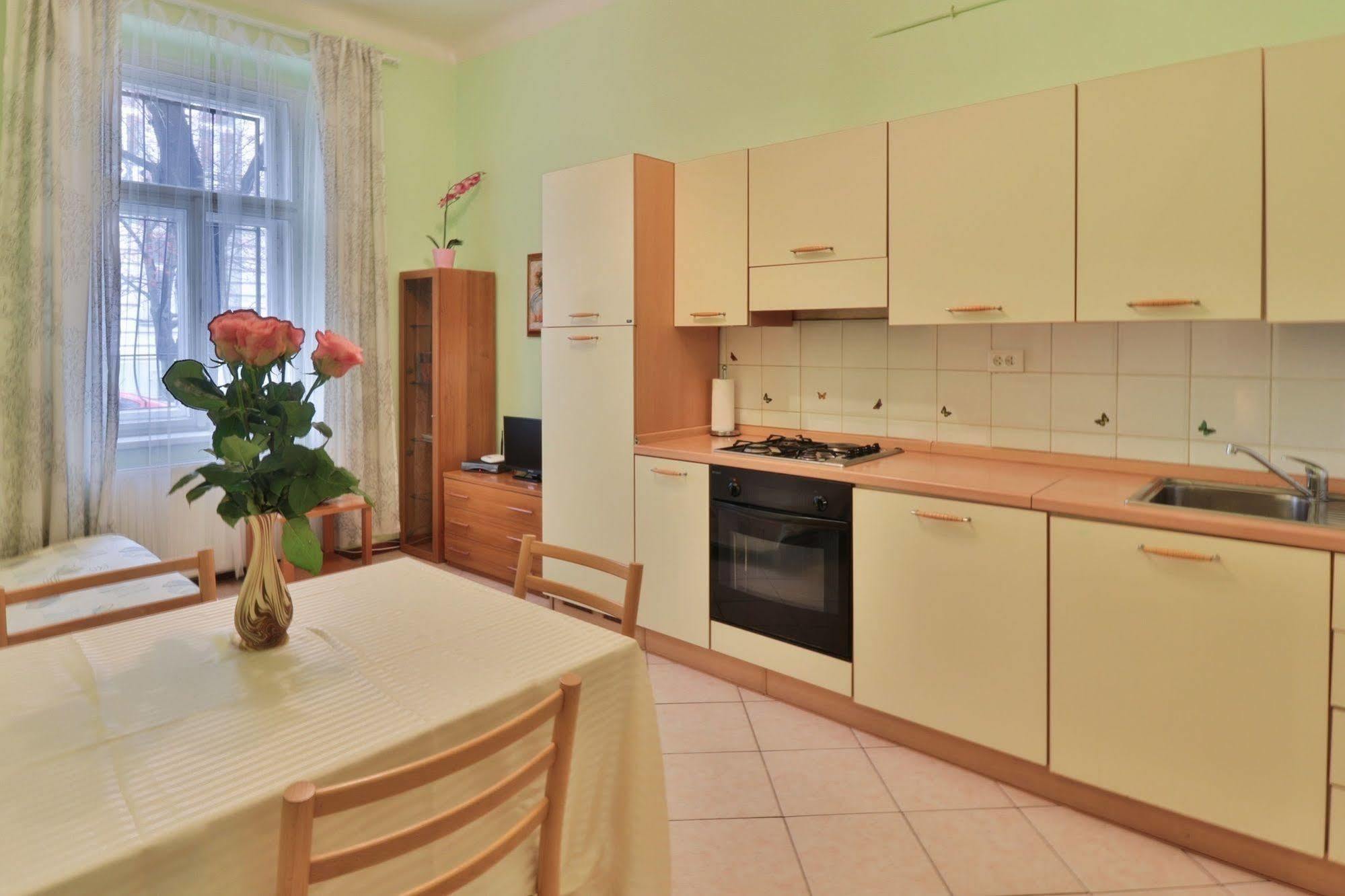 Apartment Na Kozacce 6 Prague Luaran gambar