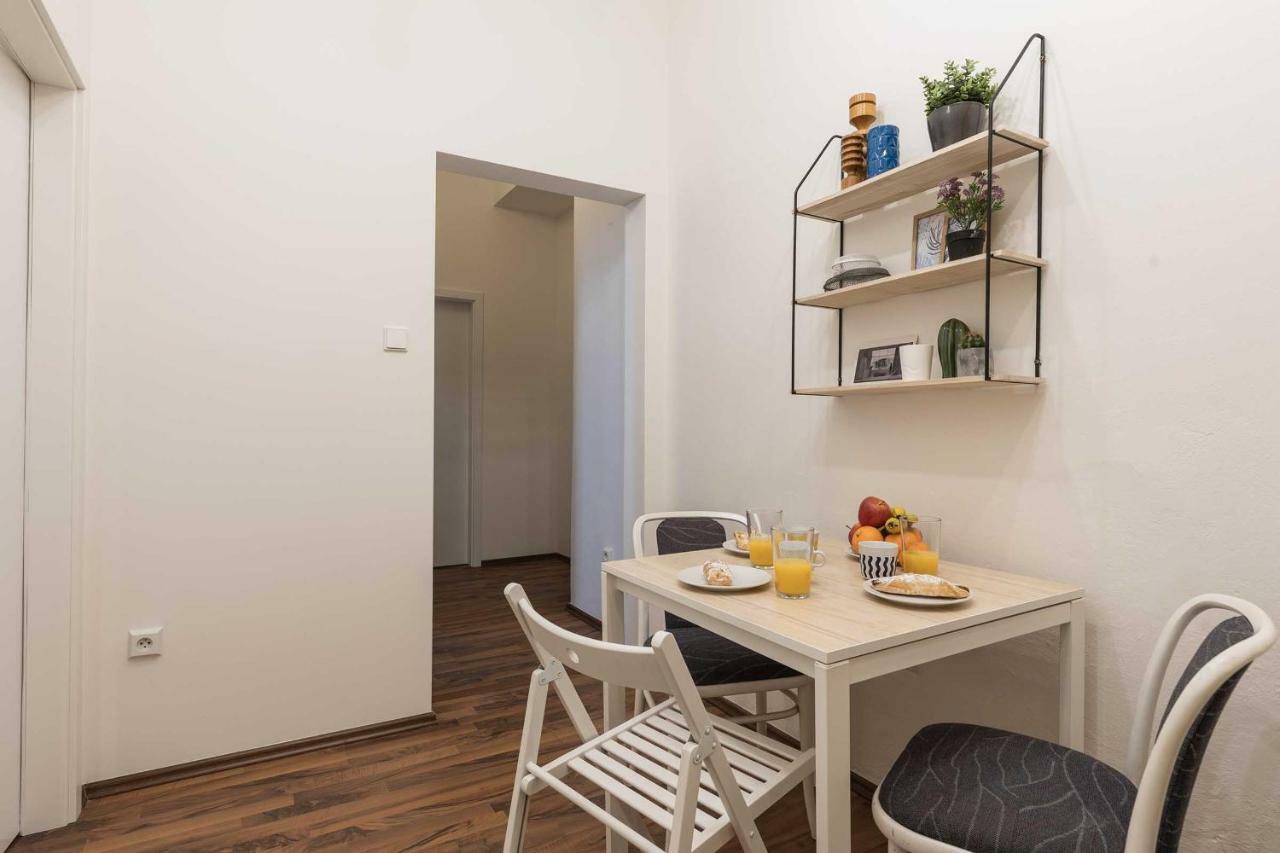 Apartment Na Kozacce 6 Prague Luaran gambar